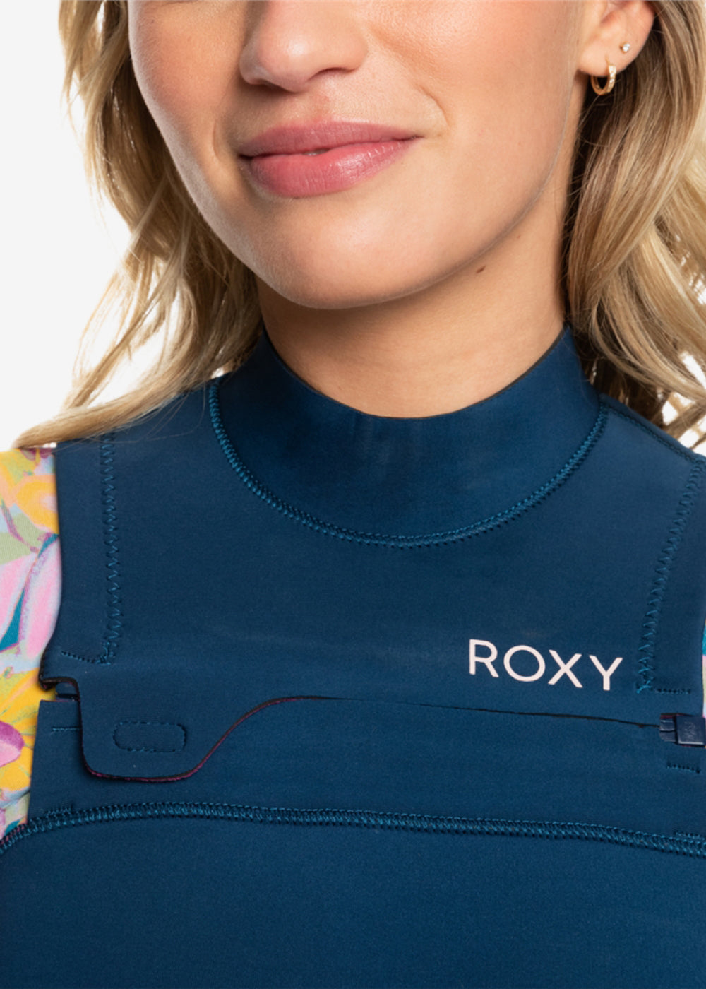 5/4/3mm Swell Series Chest Zip Wetsuit in Anthracite & Hot Tropics by Roxy