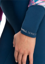 5/4/3mm Swell Series Chest Zip Wetsuit in Anthracite & Hot Tropics by Roxy
