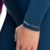 5/4/3mm Swell Series Chest Zip Wetsuit in Anthracite & Hot Tropics by Roxy