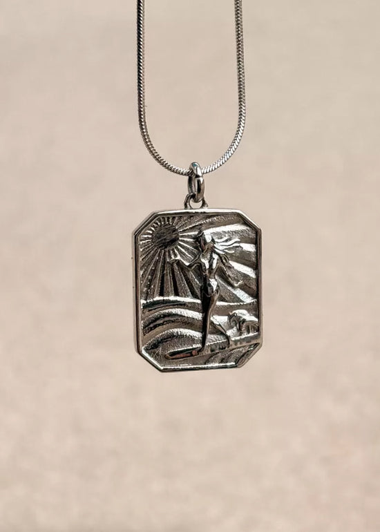 Ocean Surfgirl Necklace - Silver