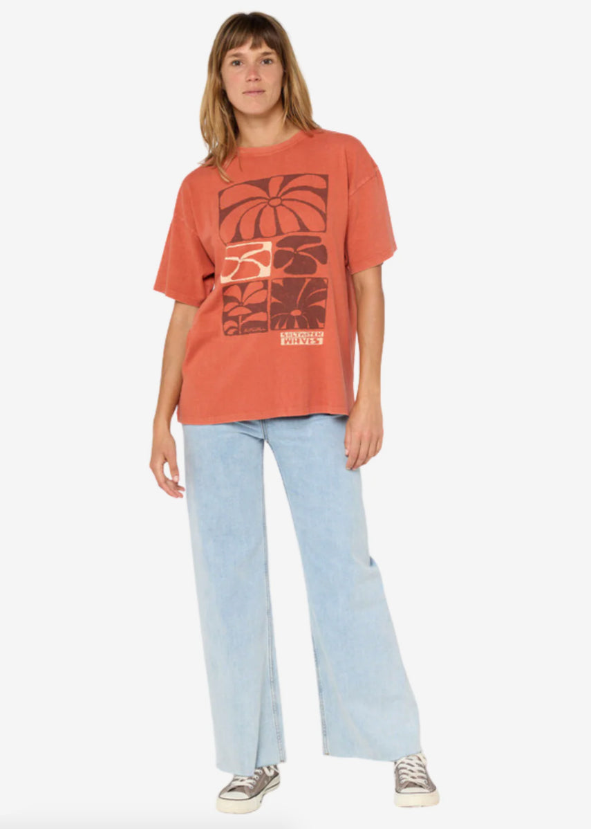Oceanic Heritage Tee in Brick
