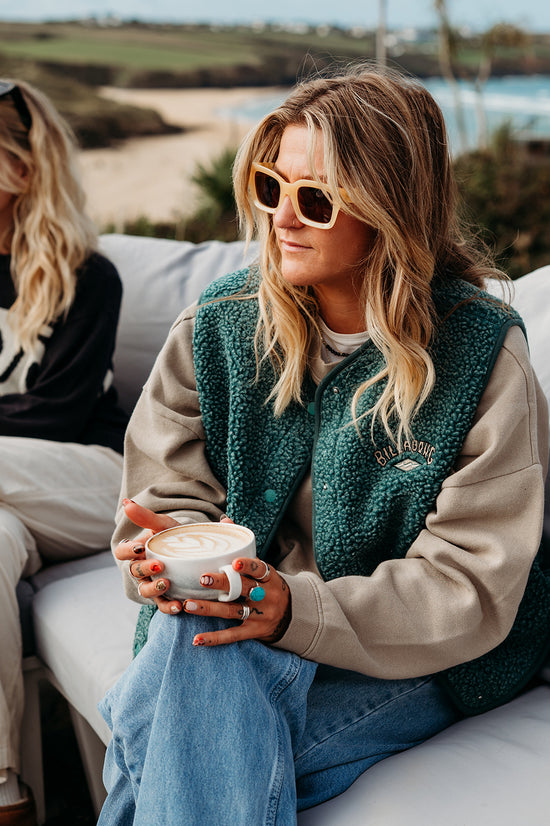 Be Happy Vest in Evergreen