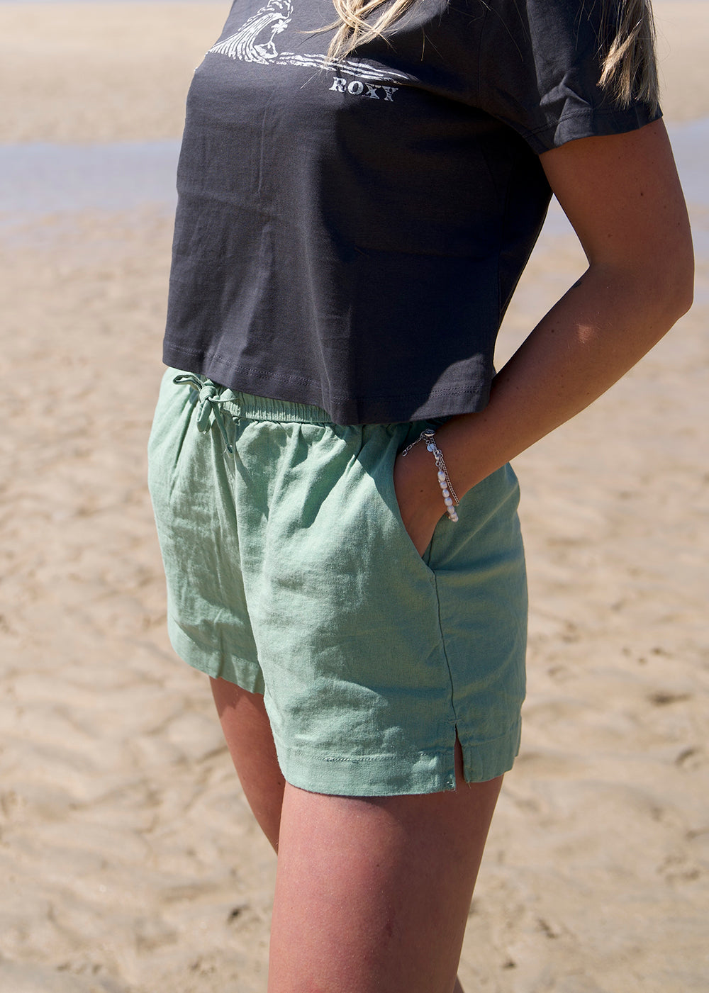 Lekeitio Break Mid Shorts in Basil