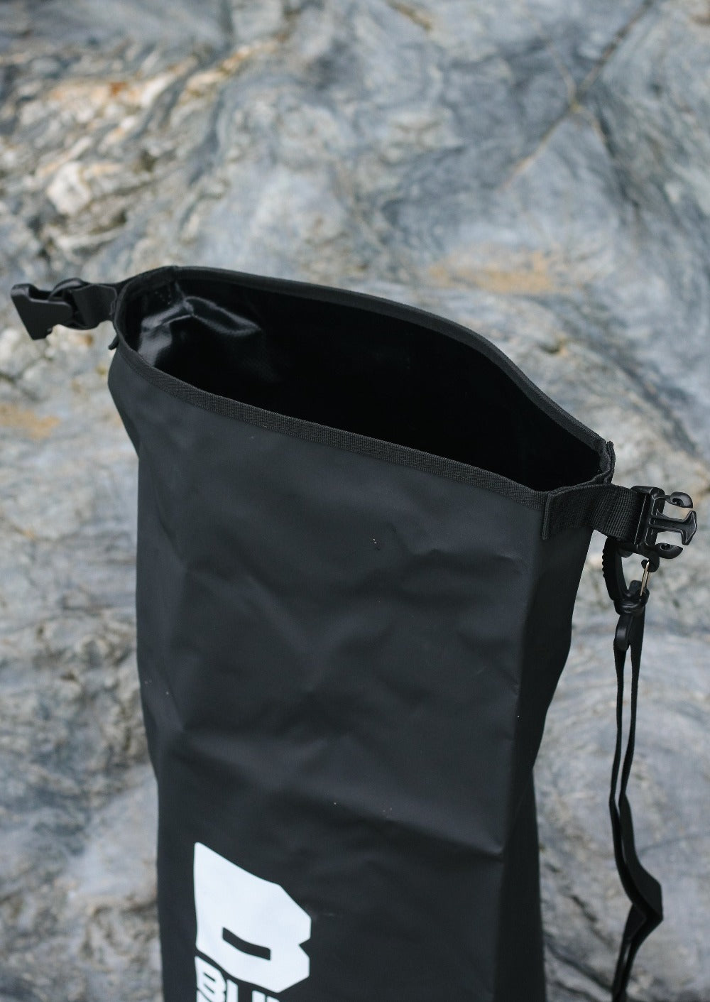 Load image into Gallery viewer, Dry Barrel Bag 20L by Bulldog
