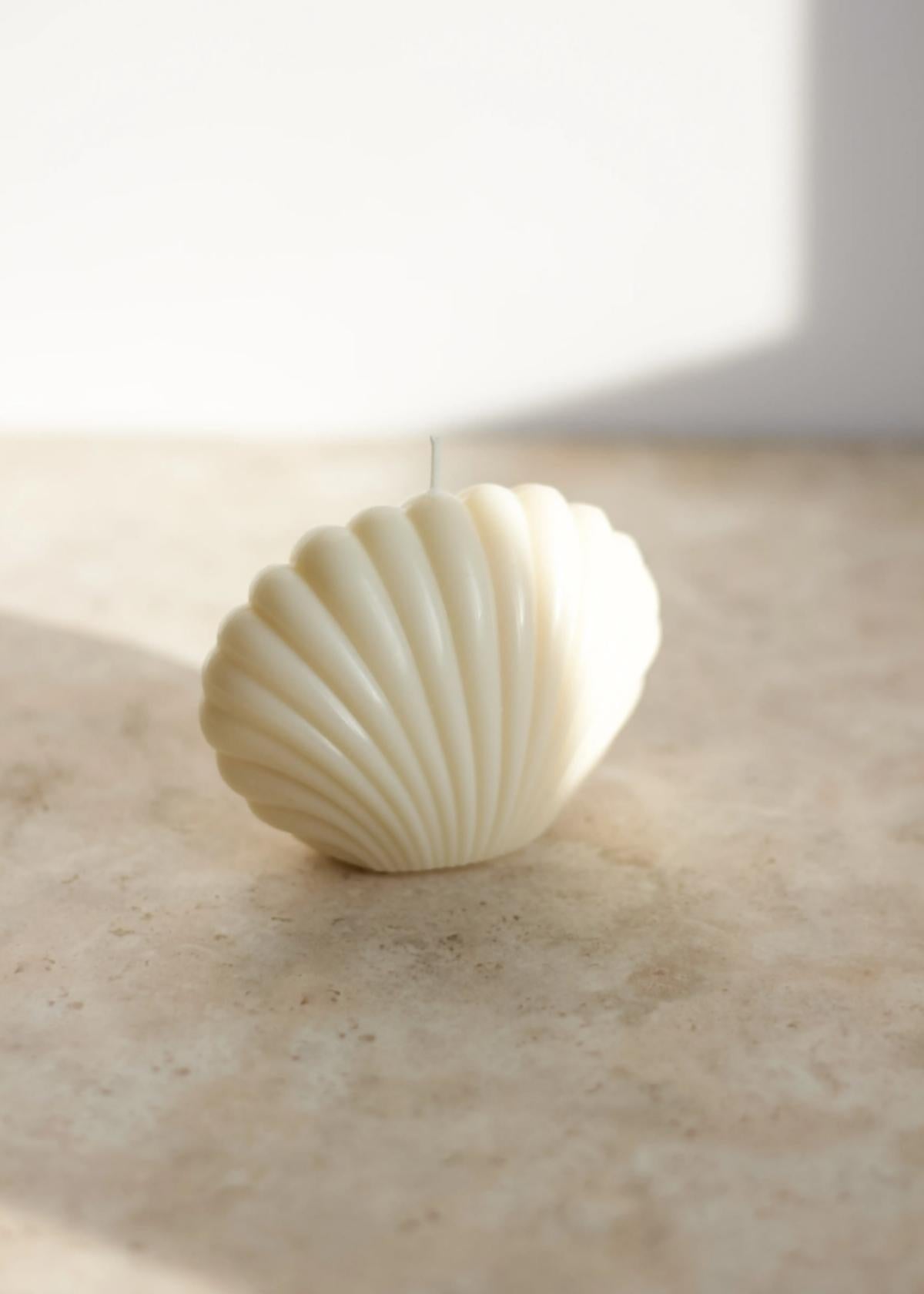 Load image into Gallery viewer, Sea Shell Handmade Soy Wax Candle
