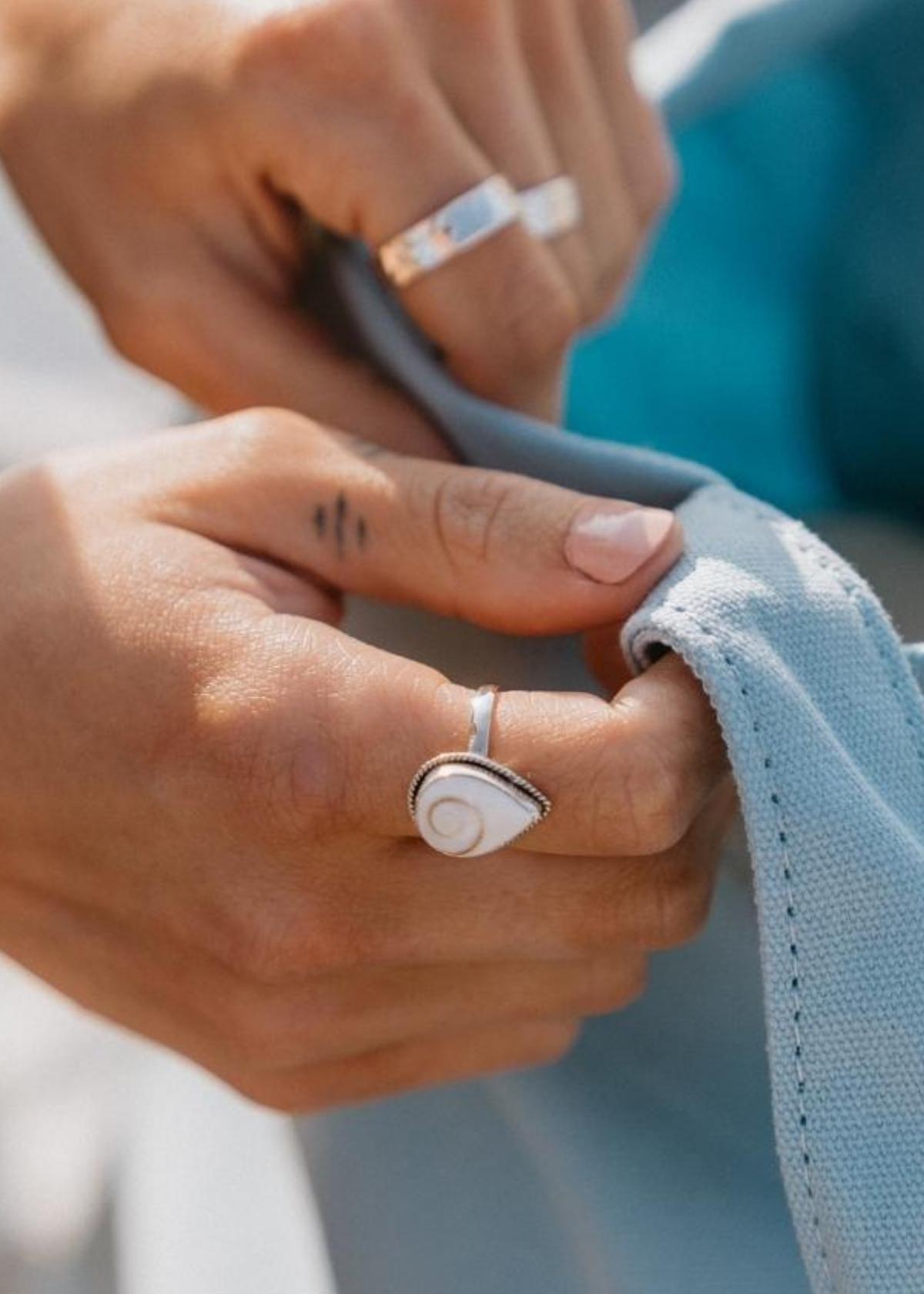 Silver shell deals ring