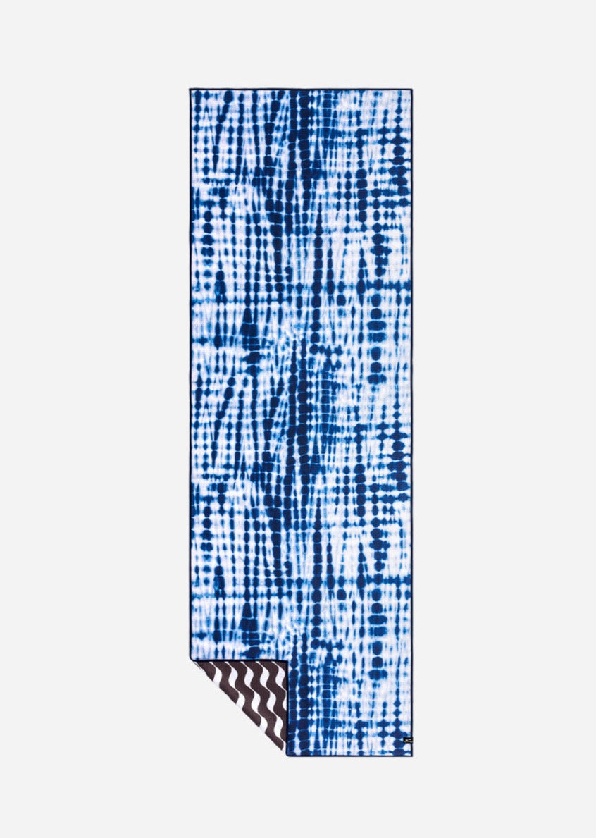 Load image into Gallery viewer, Suva Yoga Towel by Slowtide
